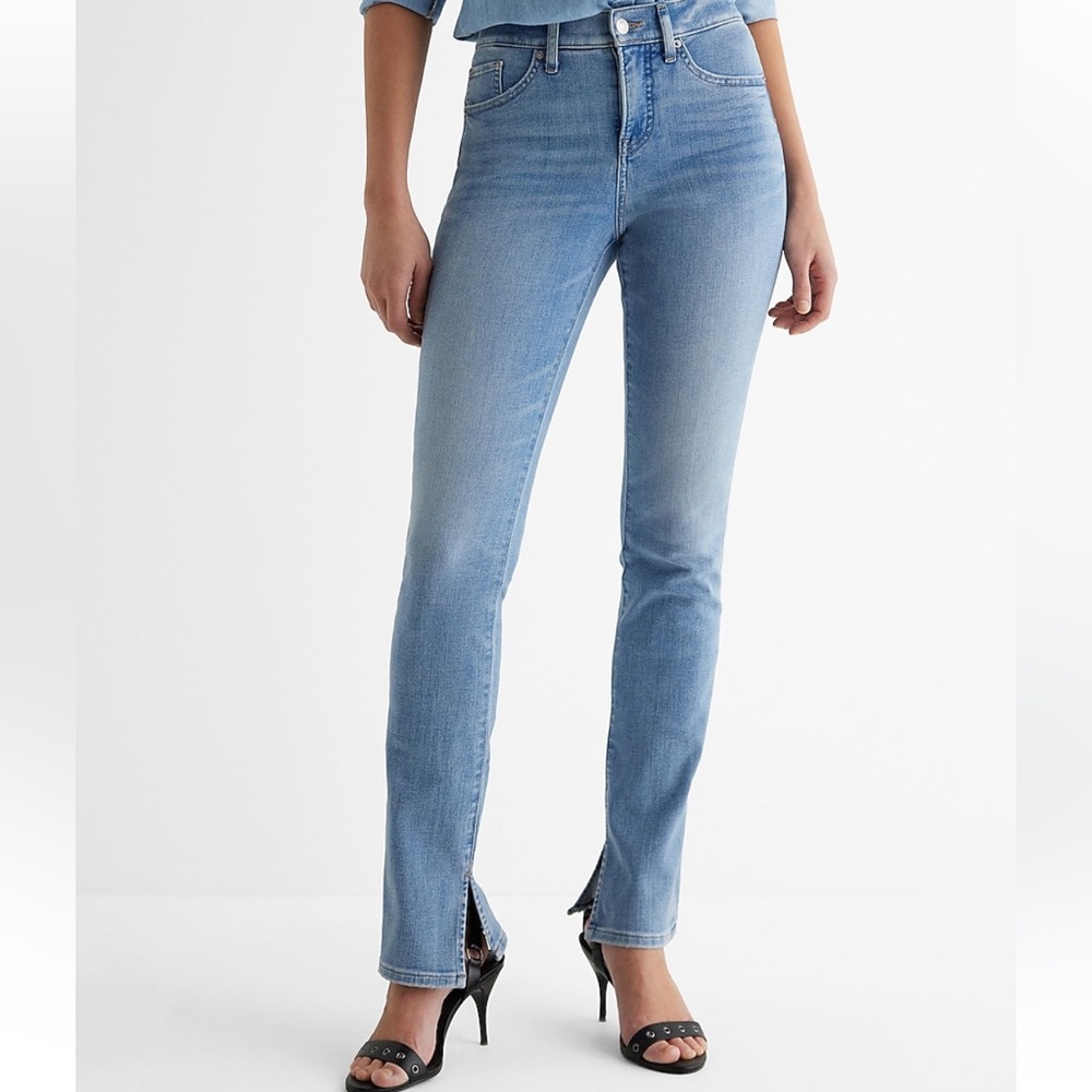 Express Mid Rise Light Wash Skyscraper Jeans